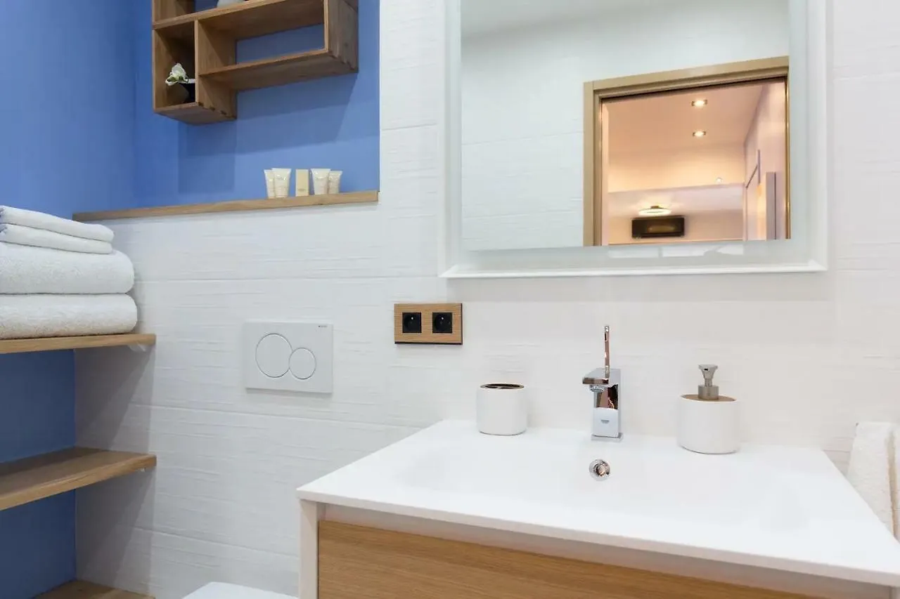 Cannes New Apartment, Palais Des Festivals, Croisette, Beaches 0*,  Francia