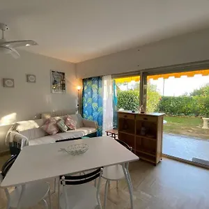 C037-nice With Garden And Parking - Near Appartement